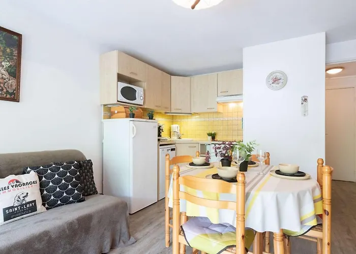 Daire 4 Personnes Proche Thermes Et Telecabine A Lary - Fr-1-296-374 *