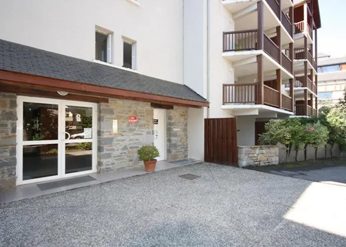 Daire 4 Personnes Proche Thermes Et Telecabine A Lary - Fr-1-296-374 *