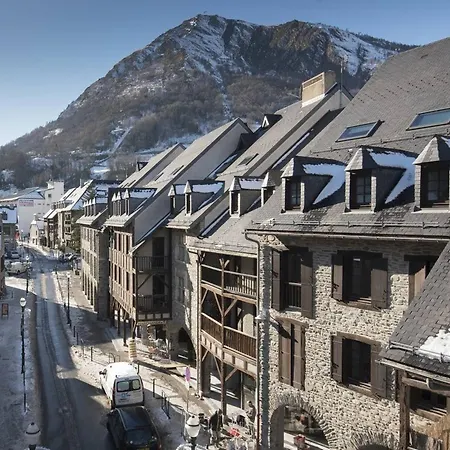 4 Pers à Saint-lary Village, Quartier Thermal, Proche Télécabine, Parking Privé - Fr-1-296-374 *